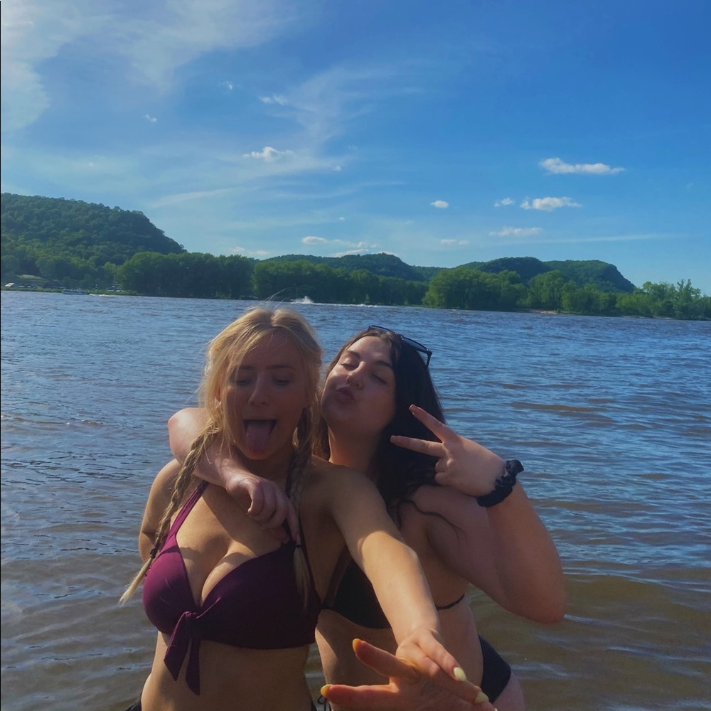 Meet your Posher, Lily